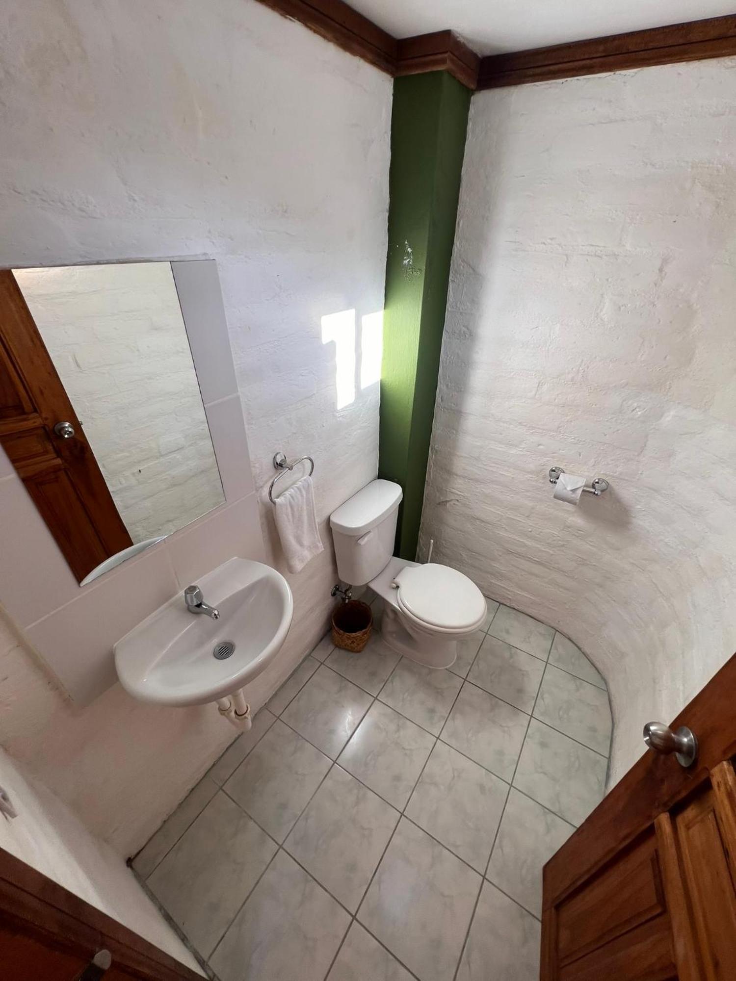 La Casa Verde Eco Guest House Баньйос Номер фото