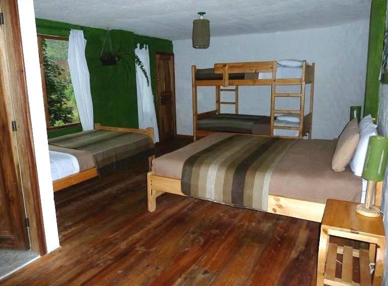 La Casa Verde Eco Guest House Баньйос Номер фото